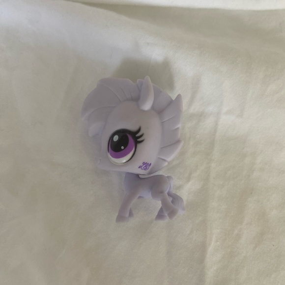 Littlest Pet Shop # 3328 Pale Gray Blind Bag Zebra Horse Blue Candyswirl - Picture 11 of 16